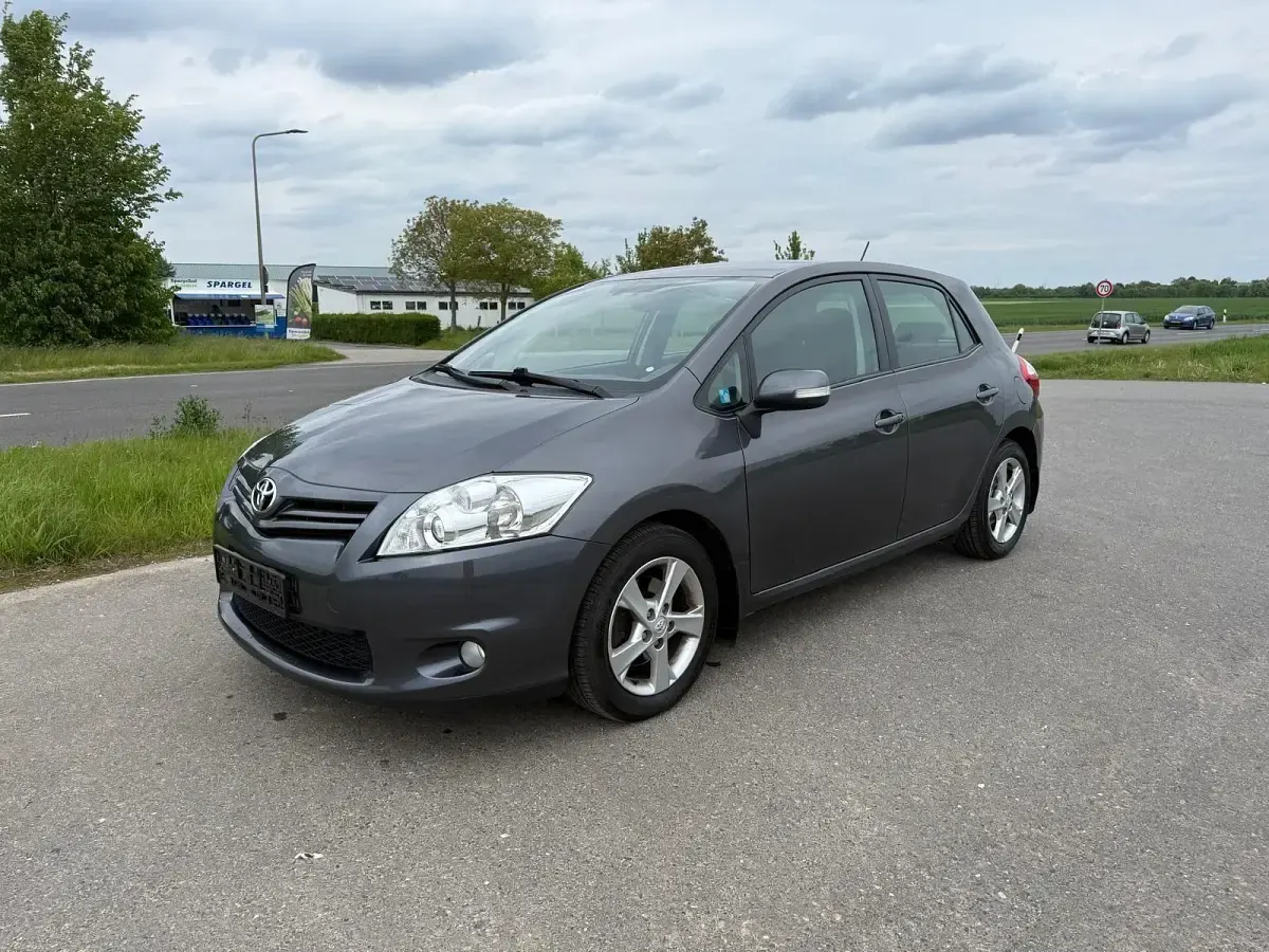 Gebraucht Toyota Auris Executive 126 PS (92 kW) 2010 Grau Kleinwagen