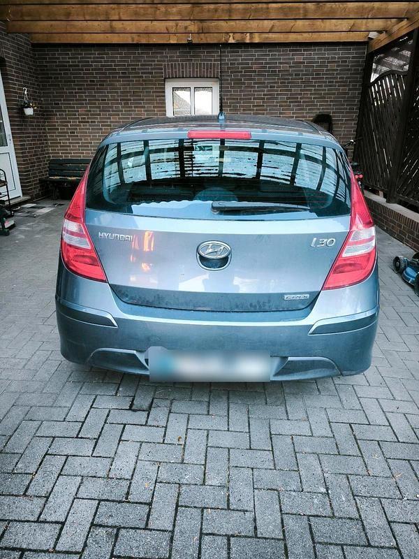 Gebraucht Hyundai i30 90 PS (66 kW) 2011 Grau Coupé