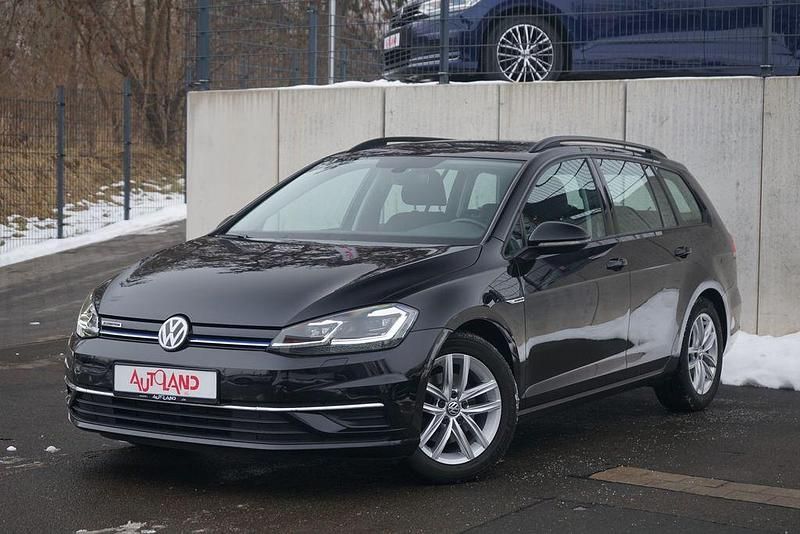 Gebraucht VW Golf VII 131 PS (96 kW) 2020 Schwarz Kombi