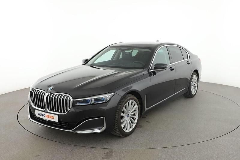 Grau Gebraucht 2021 BMW 730 Limousine | 46.550 € (Guter Preis) - Bild 1/3