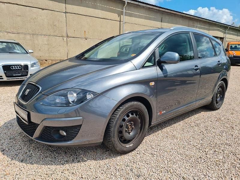 Grau Gebraucht 2013 Seat Altea XL Copa Van / Kleinbus | 4.200 € (Superpreis) - Bild 1/4