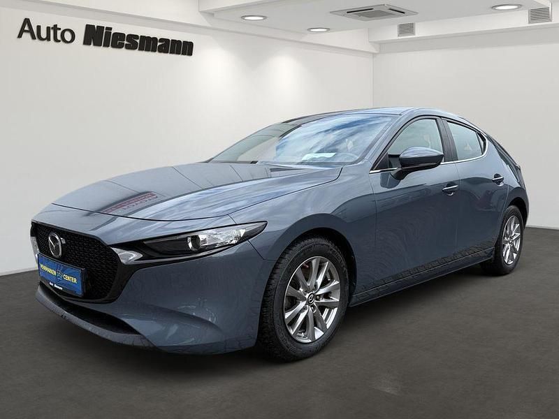 Grau Gebraucht 2019 Mazda 3 Limousine | 15.480 € (Etwas zu teuer) - Bild 1/4