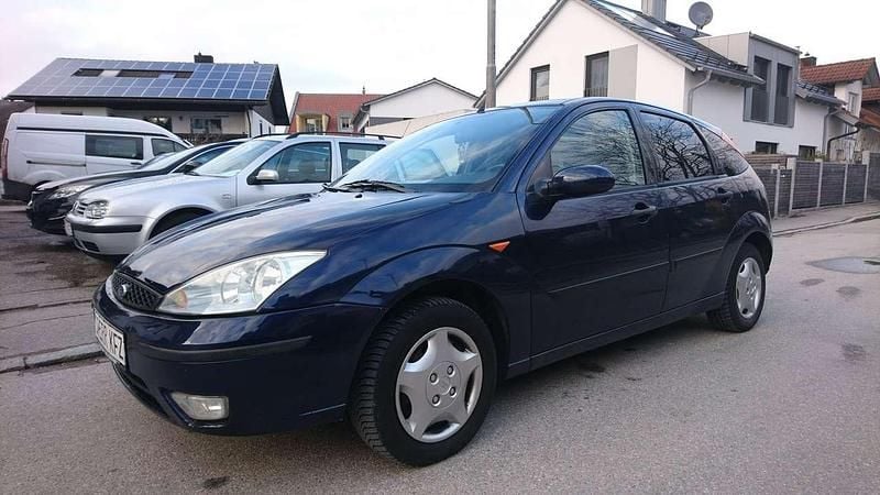 Atlantikblau Gebraucht 2004 Ford Focus Futura Limousine | 1.250 € (Superpreis) - Bild 1/4