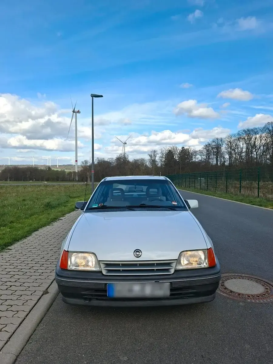 Gebraucht Opel Kadett 60 PS (44 kW) 1990 Weiß Kleinwagen
