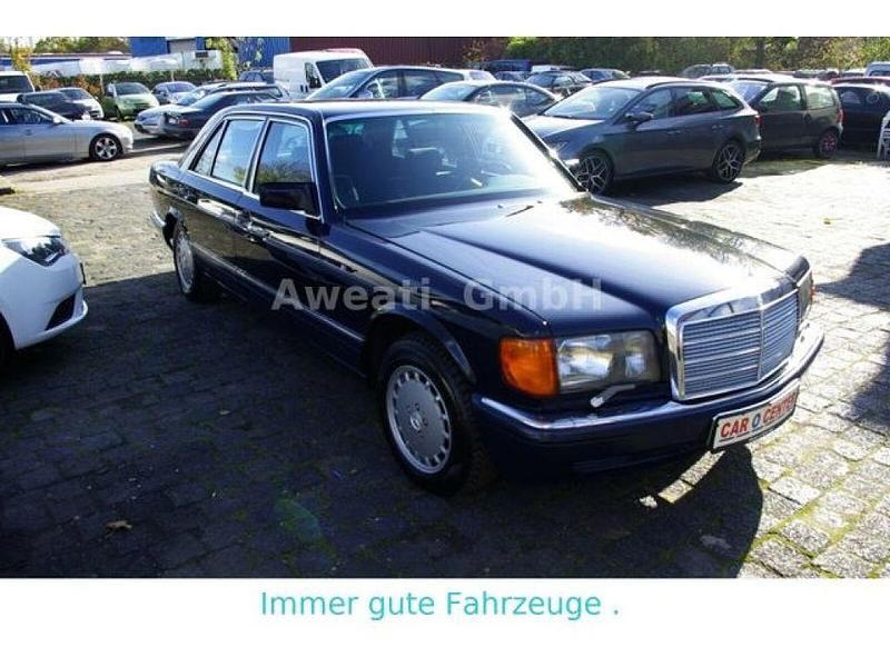 Gebraucht Mercedes 560 243 PS (178 kW) 1987 Blau Limousine