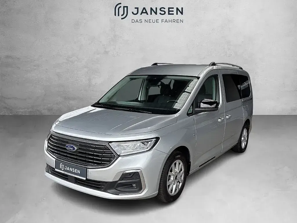 Gebraucht Ford Grand Tourneo Connect Titanium 122 PS (89 kW) 2023 Silber Van / Kleinbus