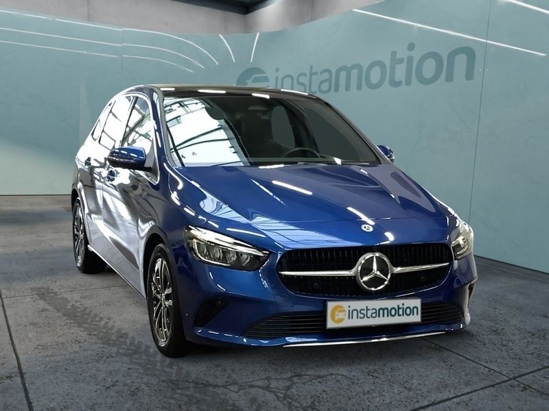 Blau Gebraucht 2023 Mercedes B200 Progressive Van / Kleinbus | 33.210 € (Teuer) - Bild 1/3