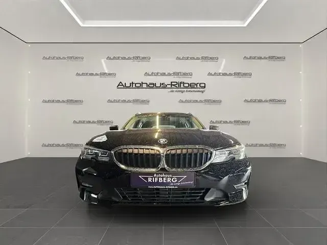 Gebraucht BMW 320e Performance 204 PS (150 kW) 2022 Schwarz Kombi