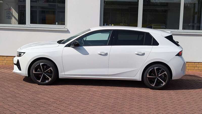 Gebraucht Opel Astra GS Line 131 PS (96 kW) 2024 Arktis weiß Limousine