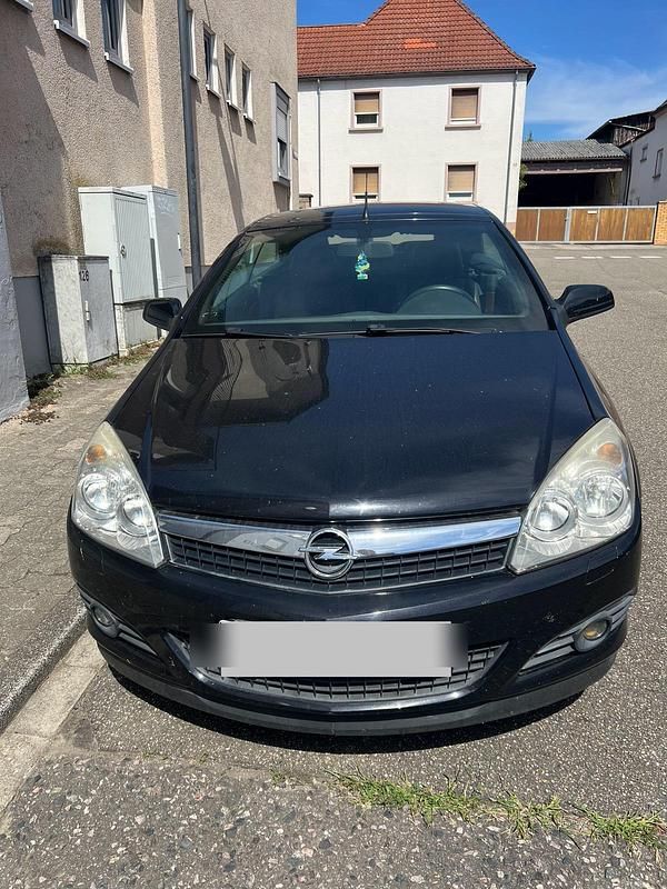 Schwarz Gebraucht 2007 Opel Astra Cabriolet Cosmo Cabrio | 2.000 € (Guter Preis) - Bild 1/4