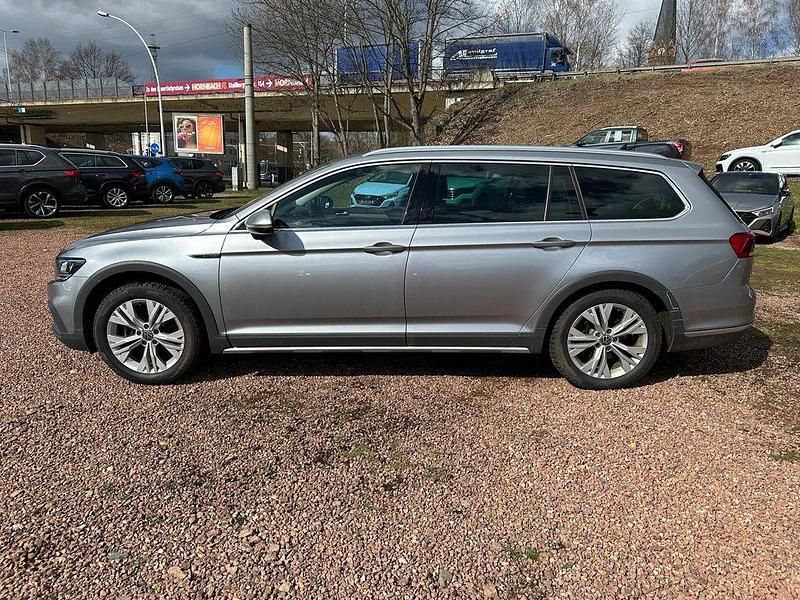 Gebraucht VW Passat Alltrack 200 PS (147 kW) 2022 Pyritsilber metallic Kombi