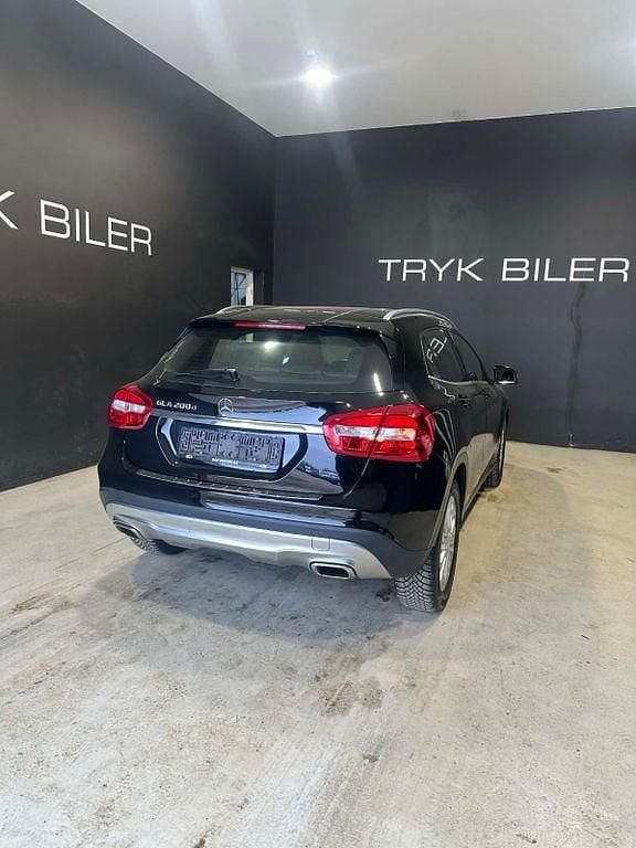 Gebraucht Mercedes GLA200 136 PS (100 kW) 2016 Schwarz SUV