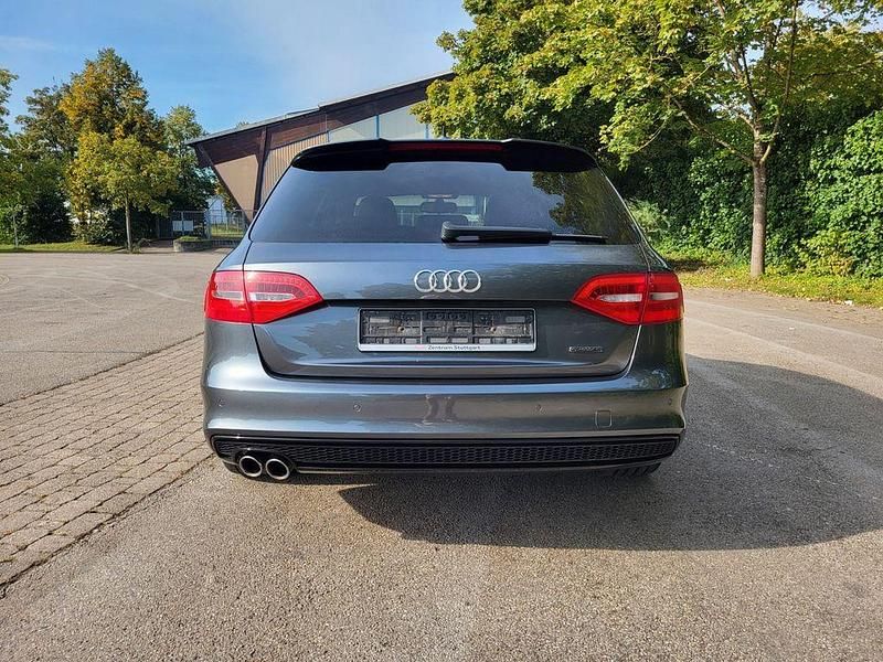Gebraucht Audi A4 Black Edition 150 PS (110 kW) 2015 Grau Kombi