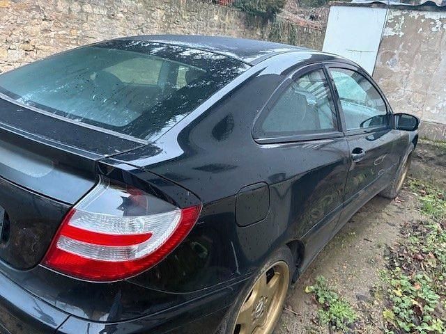 Gebraucht Mercedes C180 129 PS (94 kW) 2001 Schwarz Coupé