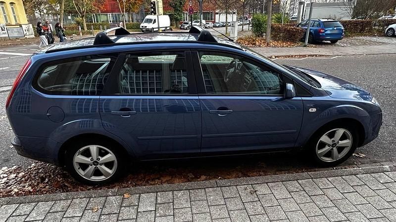Używany Ford Focus 2005 Niebieski Kombi