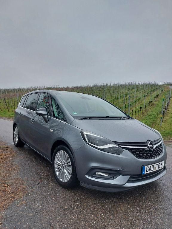 Grau Gebraucht 2017 Opel Zafira Tourer Innovation Van / Kleinbus | 11.000 € (Fairer Preis) - Bild 1/4