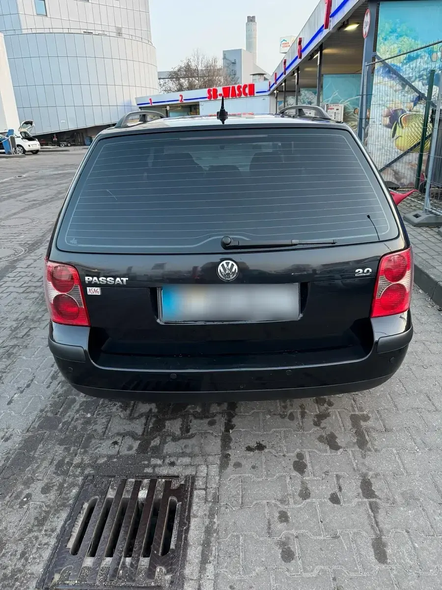 Usata VW Passat 115 CV (84 kW) 2004 Nero Station wagon