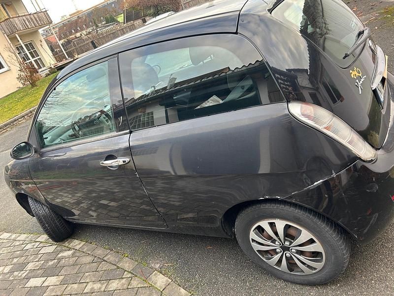 Gebraucht Lancia Ypsilon 60 PS (44 kW) 2008 Schwarz Kleinwagen
