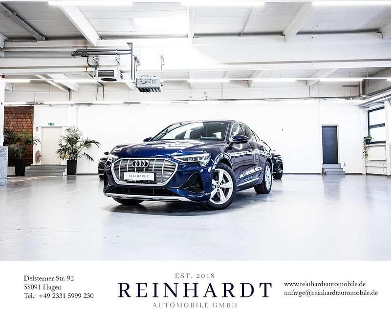 Navarrablau metallic Gebraucht 2022 Audi e-tron S-Line SUV | 39.235 € - Bild 1/3