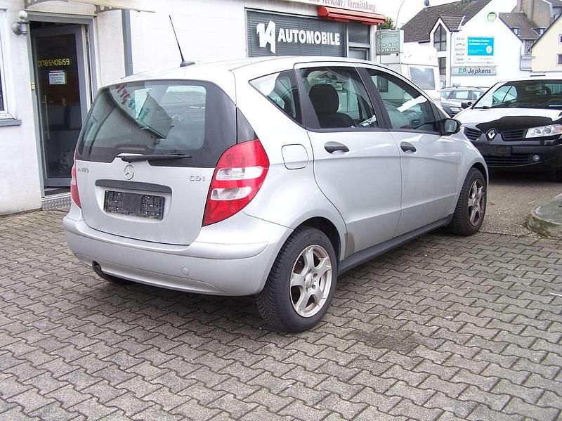 Gebraucht Mercedes A180 109 PS (80 kW) 2007 Polarsilber  metalliclack Kleinwagen