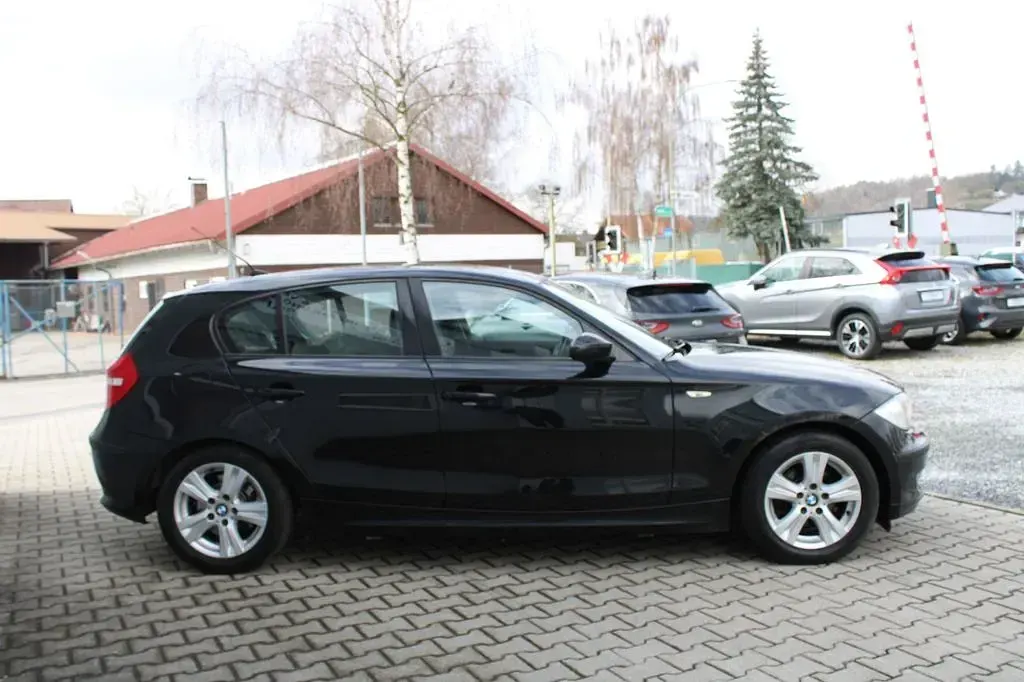 Gebraucht BMW 118 143 PS (105 kW) 2008 Schwarz Kleinwagen