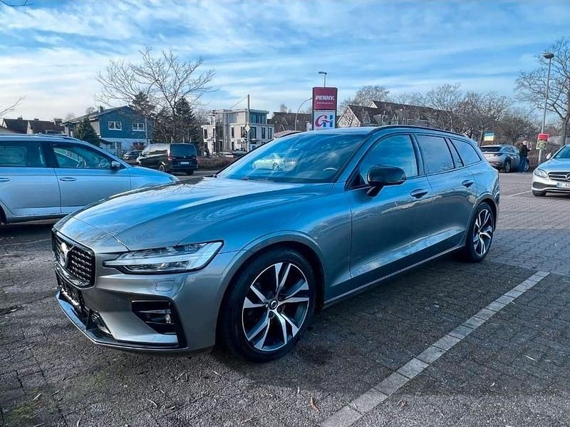 Gebraucht Volvo V60 R-Design 190 PS (139 kW) 2020 Grau Kombi