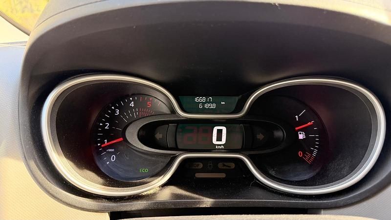 Gebraucht Renault Trafic 79 PS (58 kW) 2019 Weiß Van / Kleinbus