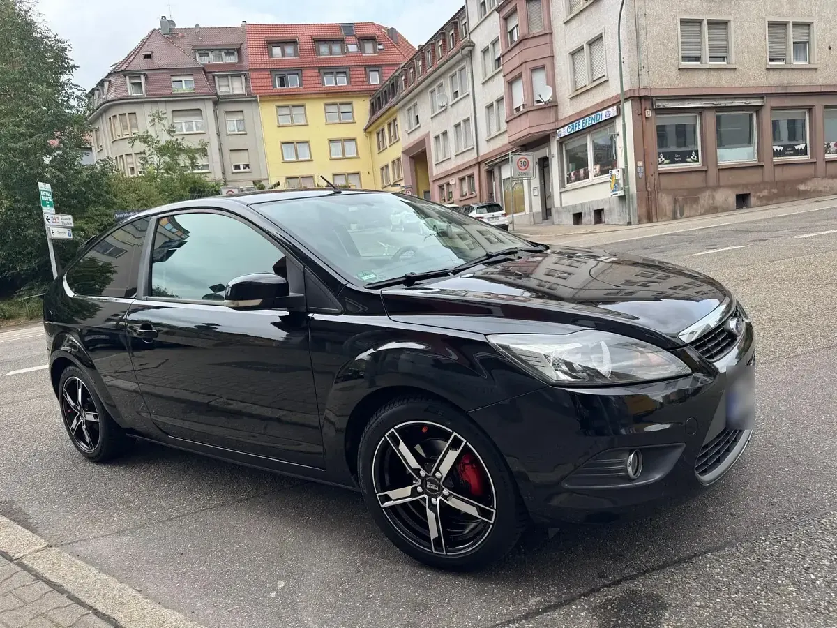 Second-hand Ford Focus 100 CP (73 kW) 2009 Negru Hatchback