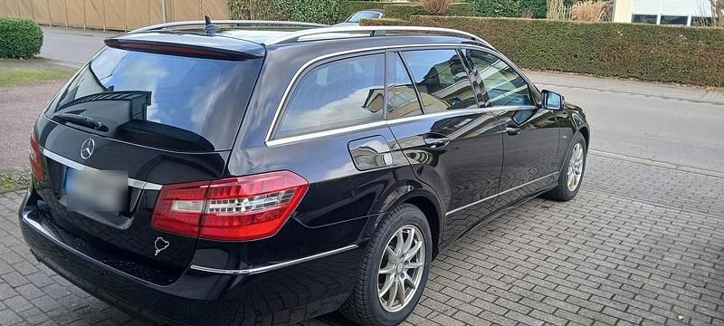 Gebraucht Mercedes E350 Avantgarde 231 PS (169 kW) 2009 Schwarz Kombi