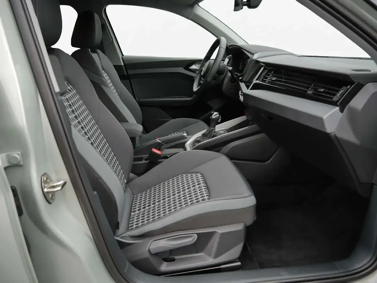 Gebraucht Audi A1 Advanced Plus 150 PS (110 kW) 2026 Tausilber metallic SUV