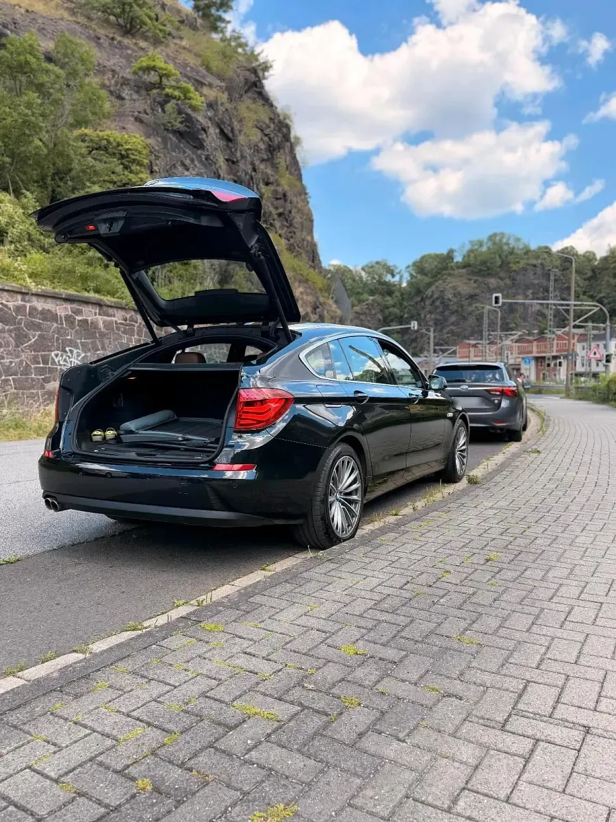 Gebraucht BMW 530 245 PS (180 kW) 2010 Schwarz Limousine