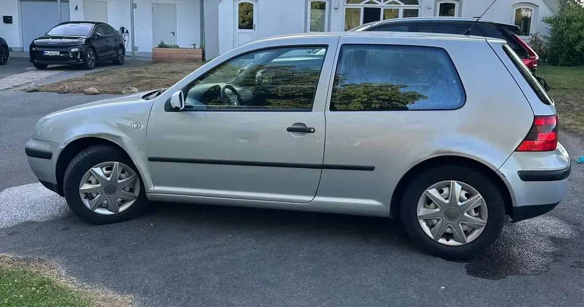 Gebraucht VW Golf IV Edition 75 PS (55 kW) 2000 Silber Limousine