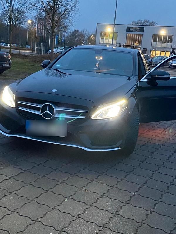 Schwarz Gebraucht 2015 Mercedes C250 AMG line Limousine | 16.400 € (Guter Preis) - Bild 1/4