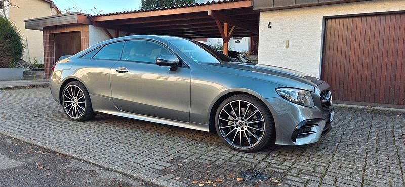 Gebraucht Mercedes E200 AMG line 184 PS (135 kW) 2018 Grau Coupé