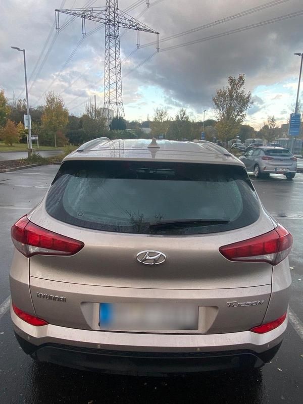 Gebraucht Hyundai Tucson 132 PS (97 kW) 2018 Beige SUV