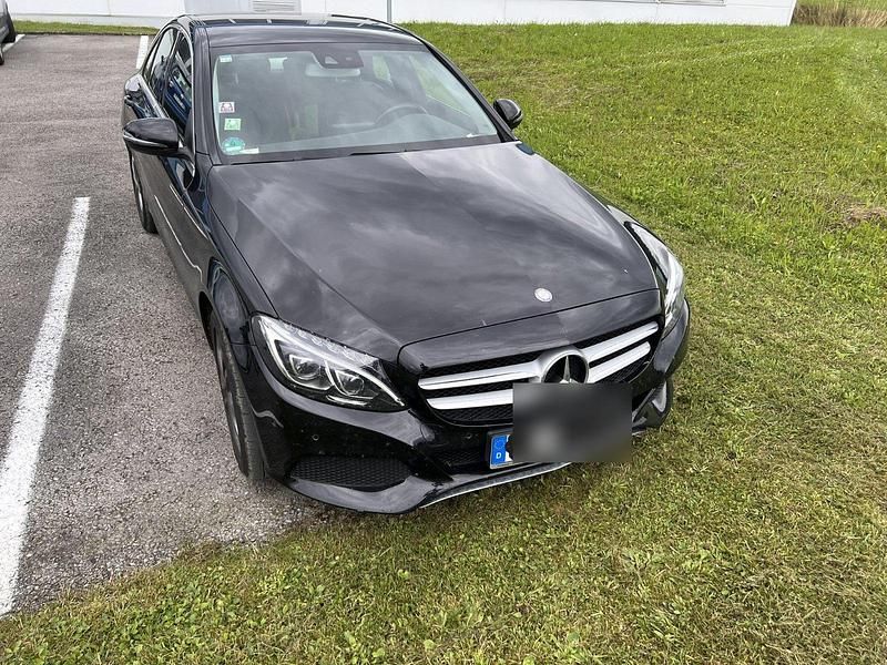 Schwarz Gebraucht 2016 Mercedes C180 Avantgarde Limousine | 16.500 € (Fairer Preis) - Bild 1/4