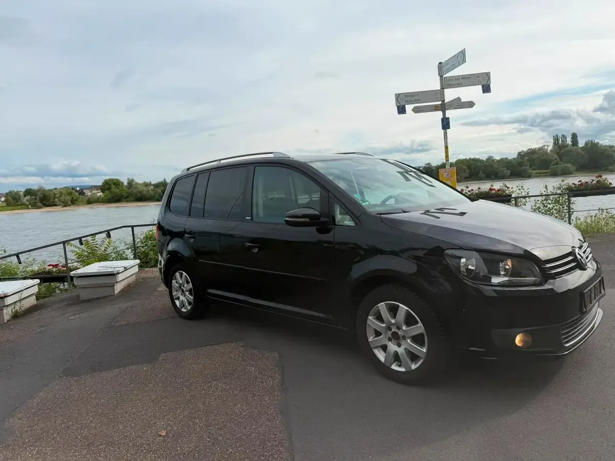 Gebraucht VW Touran 105 PS (77 kW) 2012 Schwarz Van / Kleinbus