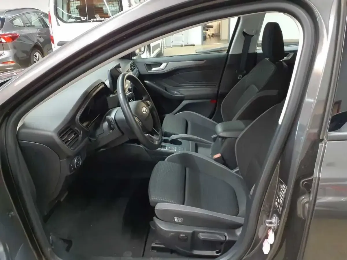 Gebraucht Ford Focus Cool & Connect 120 PS (88 kW) 2022 Grau Kombi