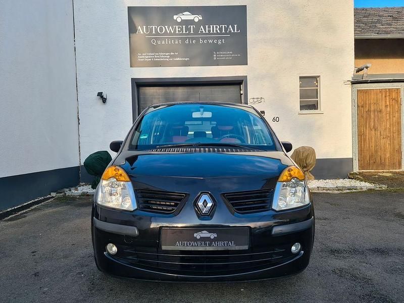 Second-hand Renault Modus 75 CP (55 kW) 2006 Negru Monovolum