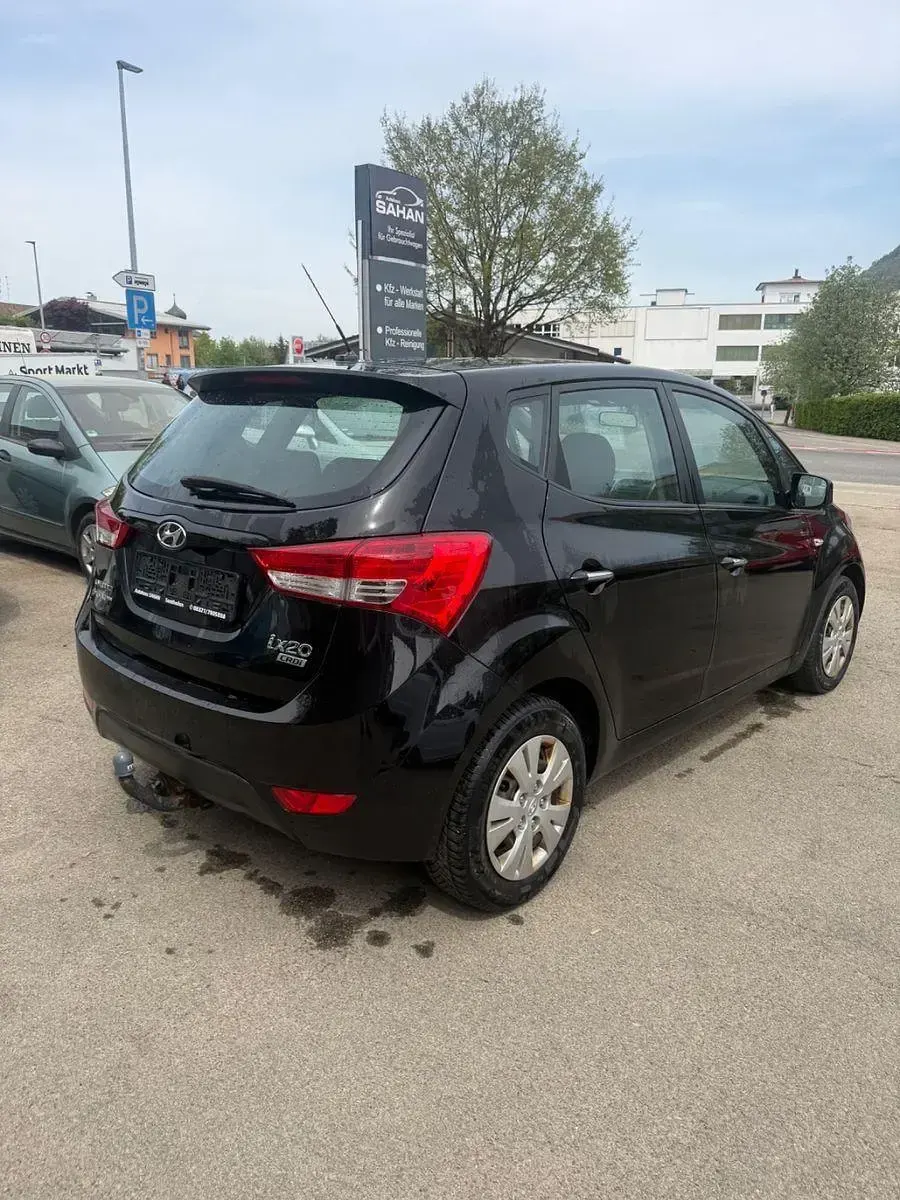 Gebraucht Hyundai ix20 Edition 116 PS (85 kW) 2013 Schwarz Kleinwagen