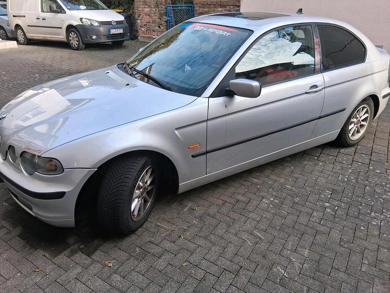 Silber Gebraucht 2003 BMW 318 Compact M Sport Kleinwagen | 1.800 € (Guter Preis) - Bild 1/4