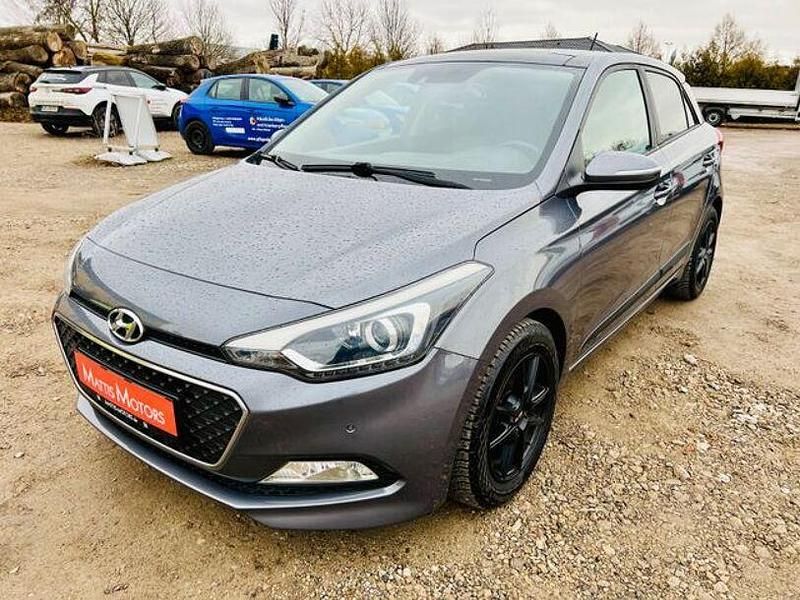 Gebraucht Hyundai i20 Active 84 PS (61 kW) 2017 Grau Limousine