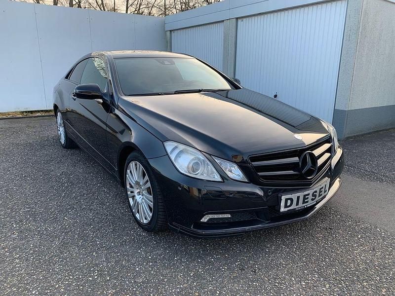 Gebraucht Mercedes E350 Avantgarde 231 PS (169 kW) 2009 Schwarz Coupé