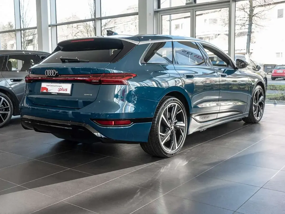 Gebraucht Audi A6 e-tron Sport 314 kW (428 PS) 2025 Malpeloblau metallic Kombi