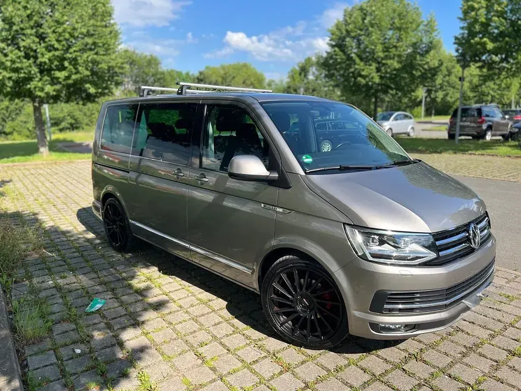 Gebraucht VW T6 Comfortline 150 PS (110 kW) 2015 Grau Van