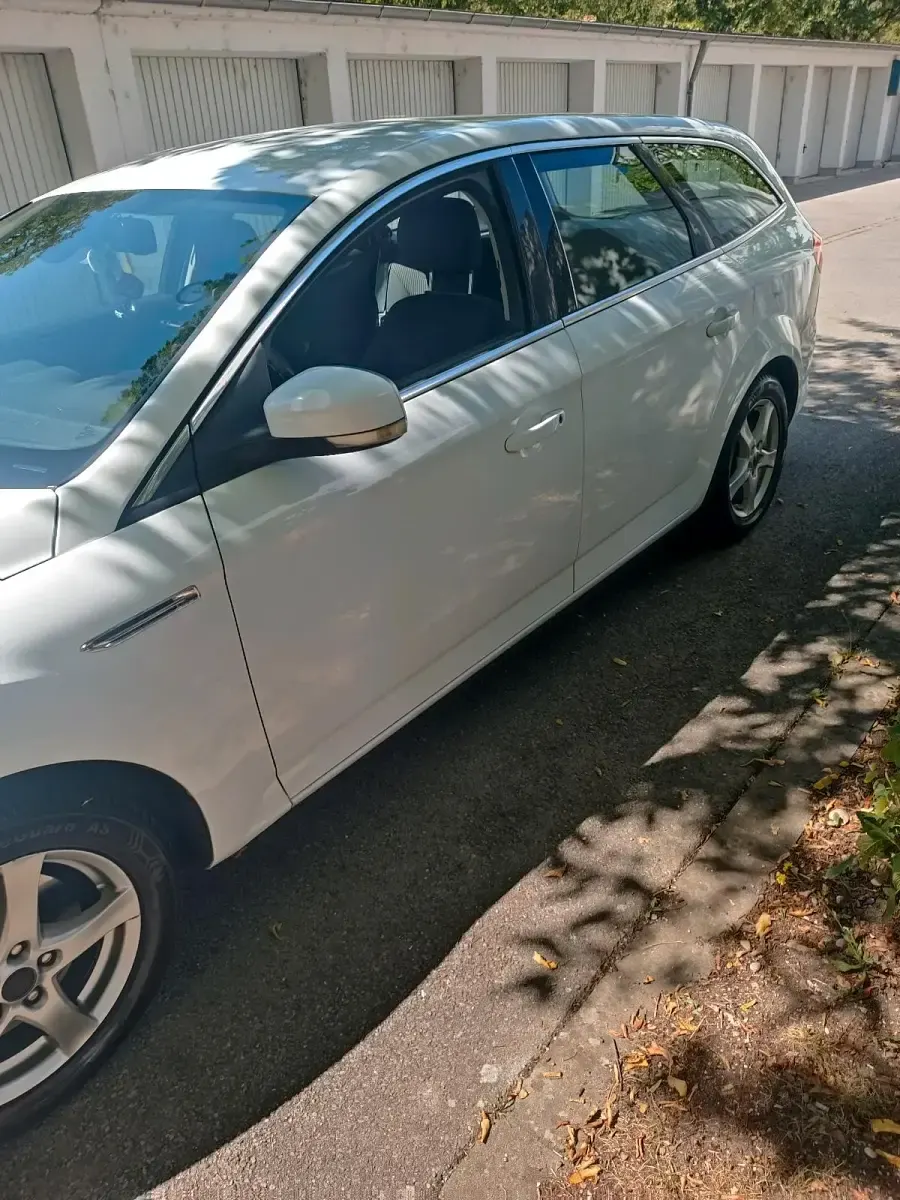 Gebraucht Ford Mondeo 170 PS (125 kW) 2012 Weiß Limousine