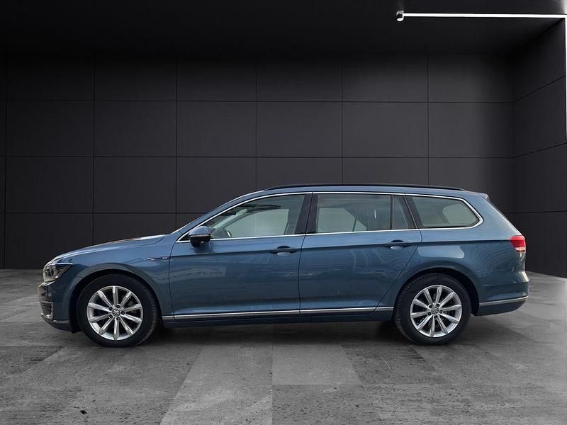 Gebraucht VW Passat Highline 218 PS (160 kW) 2016 Blau Kombi