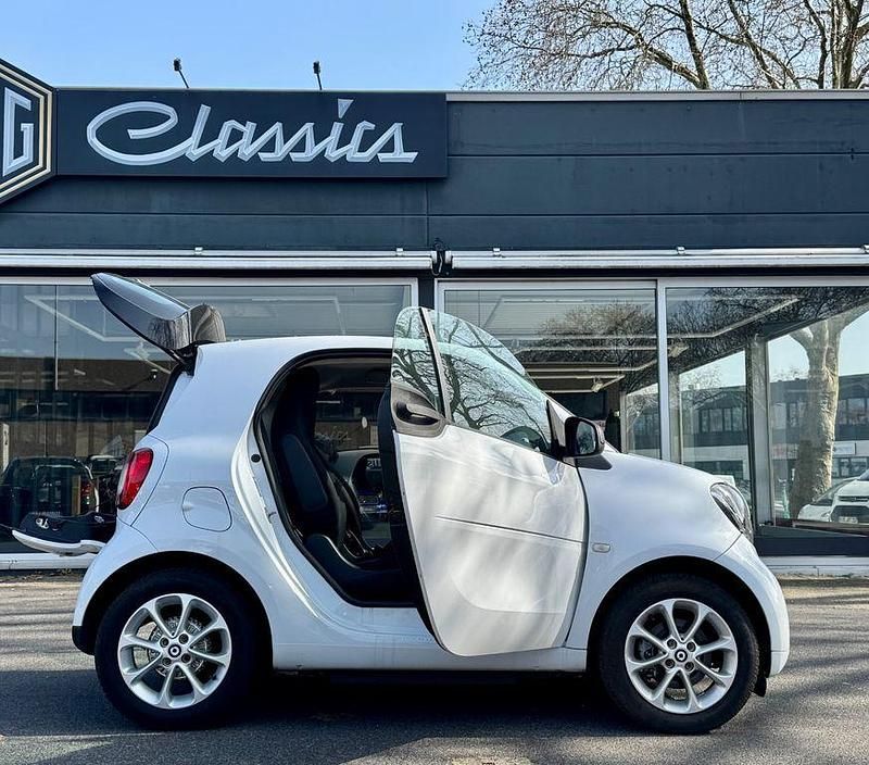 Gebraucht Smart ForTwo Electric Drive 60 kW (82 PS) 2018 Weiß Coupé