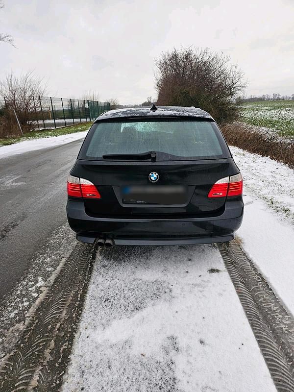 Gebraucht BMW 525 218 PS (160 kW) 2007 Schwarz Kombi