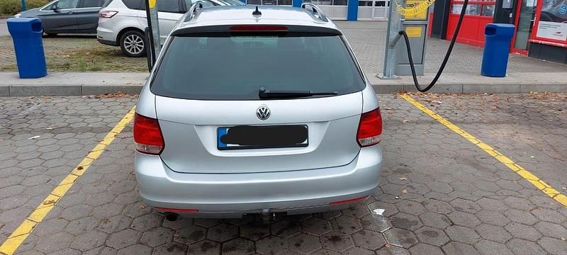 Gebraucht VW Golf VI Comfortline 105 PS (77 kW) 2010 Silber Kleinwagen